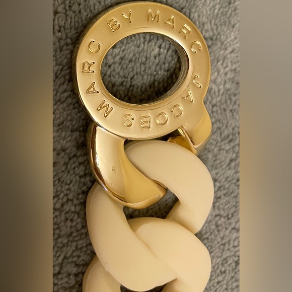 Marc Jacobs Katie Silicone Chain Bracelet - Picture 7 of 11